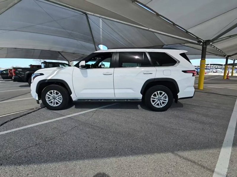 Used 2025 Toyota Sequoia SR5 image 1