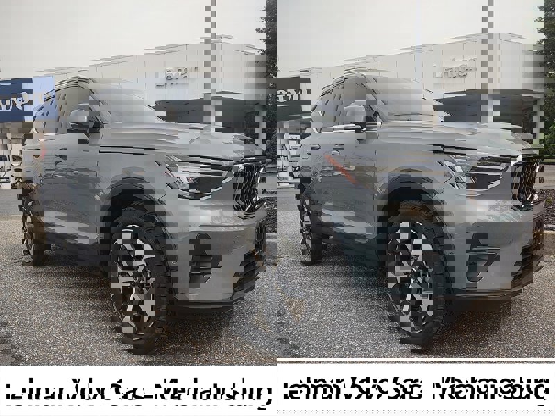 Certified 2023 Volvo XC40 B5 Plus w/ Driver Assist Package image 1