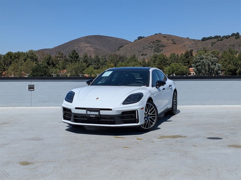 Certified 2025 Porsche Panamera image 1
