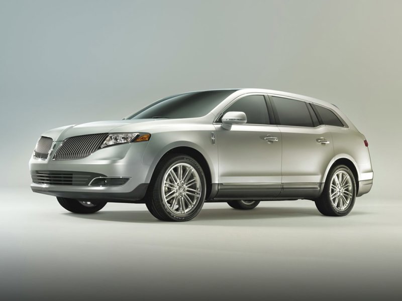Used 2013 Lincoln MKT AWD image 1