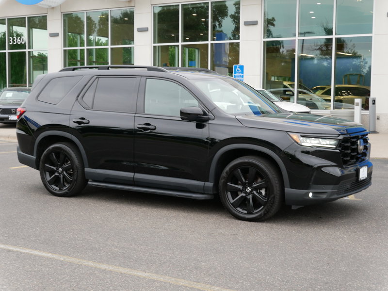 Certified 2025 Honda Pilot Black Edition image 1
