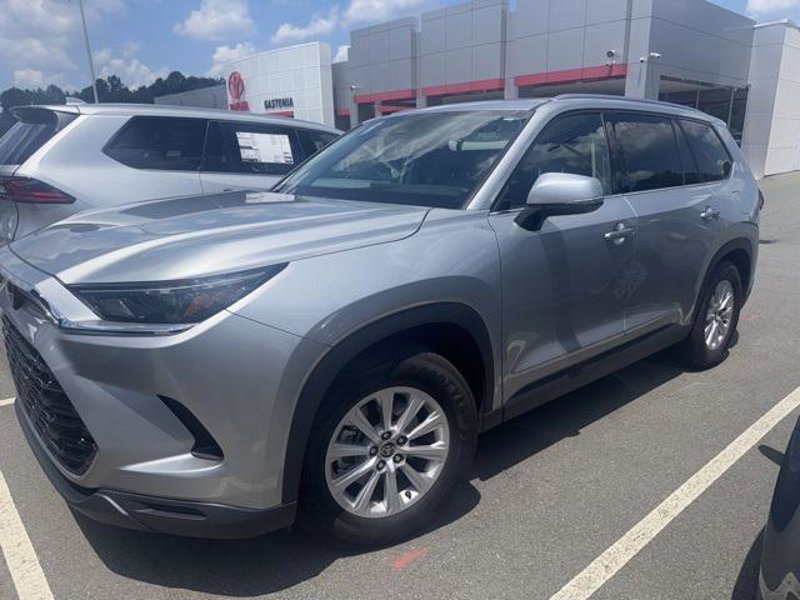 Certified 2024 Toyota Grand Highlander XLE image 1