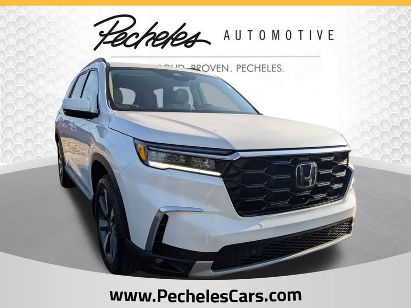 Certified 2024 Honda Pilot Touring image 1