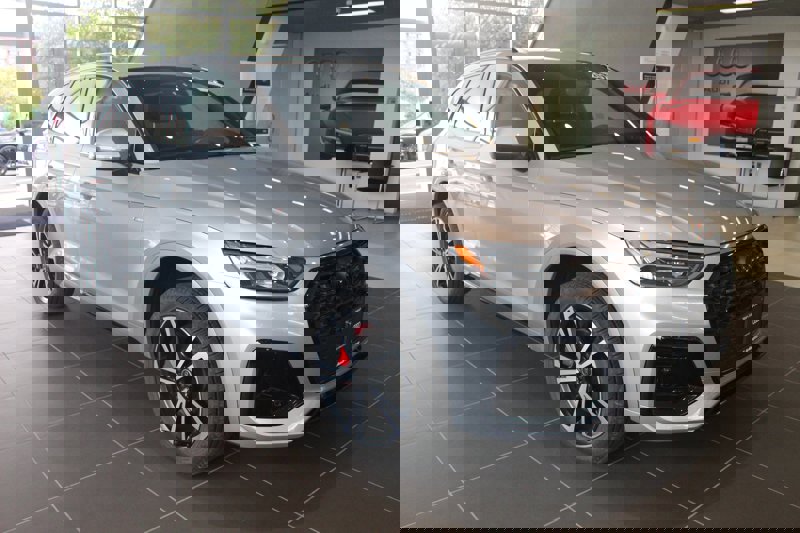 Certified 2025 Audi Q5 2.0T Premium Plus image 1