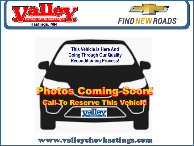 Used 2017 Chevrolet Traverse LT w/ Style and Technology Package image 1