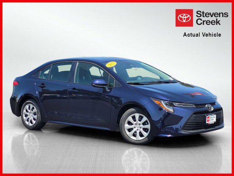 Certified 2025 Toyota Corolla LE image 1
