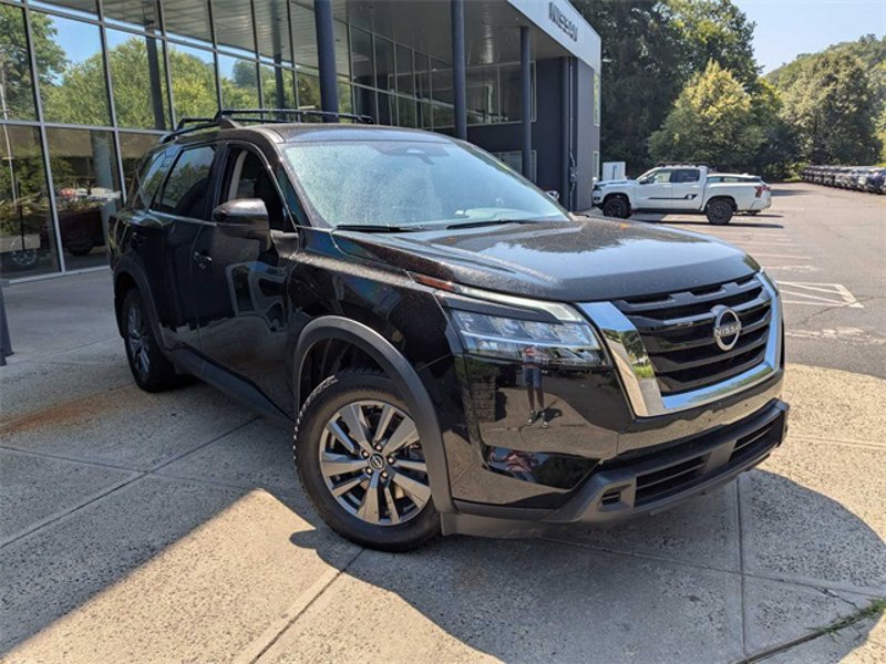 Certified 2022 Nissan Pathfinder SV image 1