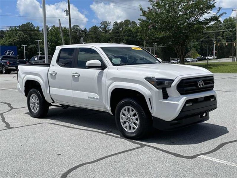 Certified 2024 Toyota Tacoma SR5 image 1