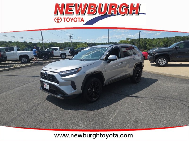 Certified 2022 Toyota RAV4 SE image 1