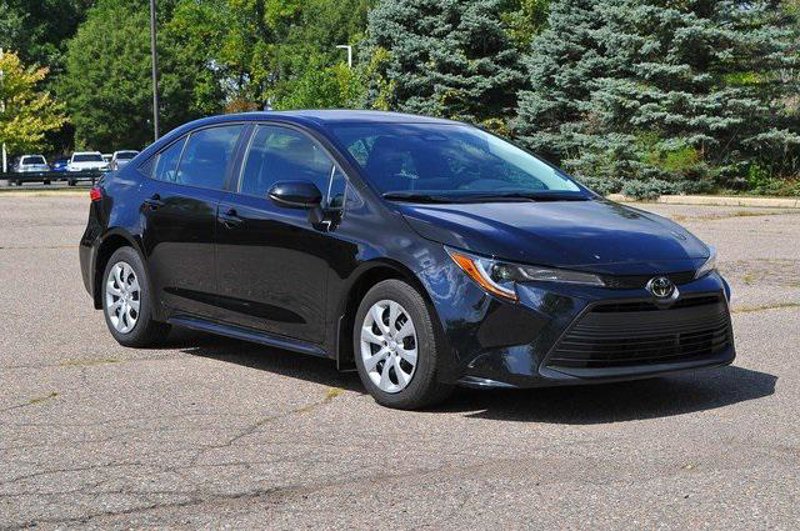 Certified 2024 Toyota Corolla LE image 1