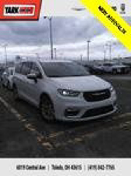 Used 2023 Chrysler Pacifica Touring-L image 1