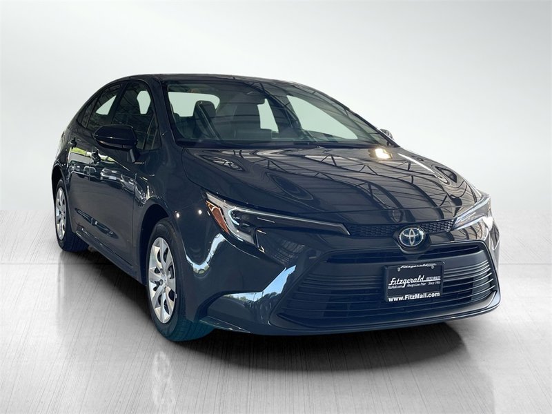 Certified 2025 Toyota Corolla LE image 1