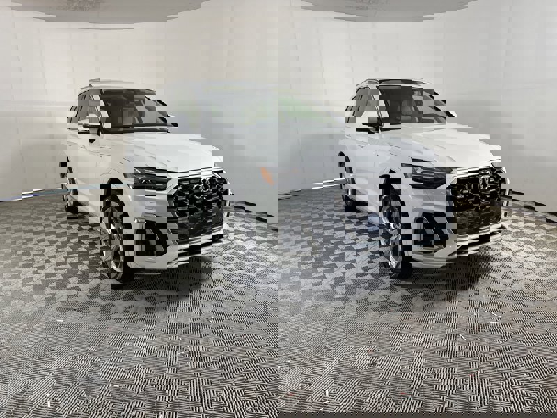 Certified 2024 Audi Q5 2.0T Prestige image 1