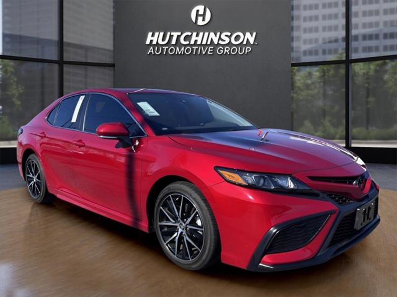 Certified 2024 Toyota Camry SE image 1