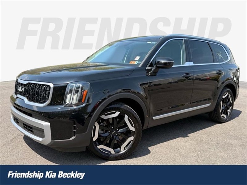 Certified 2023 Kia Telluride EX w/ EX Captain's Chair Package image 1