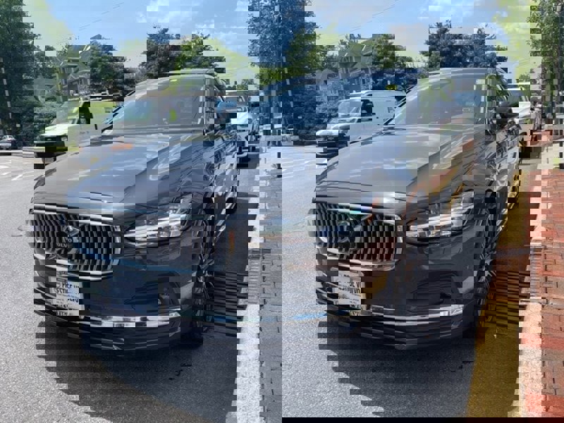 Certified 2022 Volvo S90 B6 Inscription w/ Advanced Package image 1