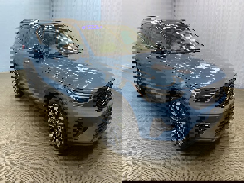Certified 2024 Volvo XC40 B5 Ultimate w/ Protection Package Premier image 1