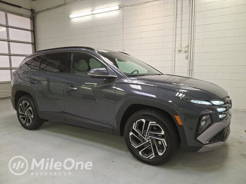 Certified 2025 Hyundai Tucson Limited image 1