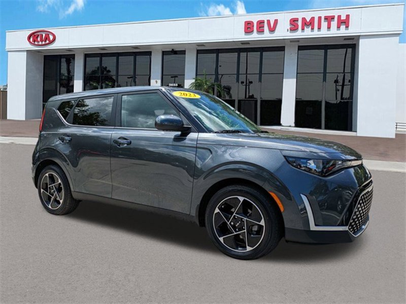 Certified 2023 Kia Soul EX image 1