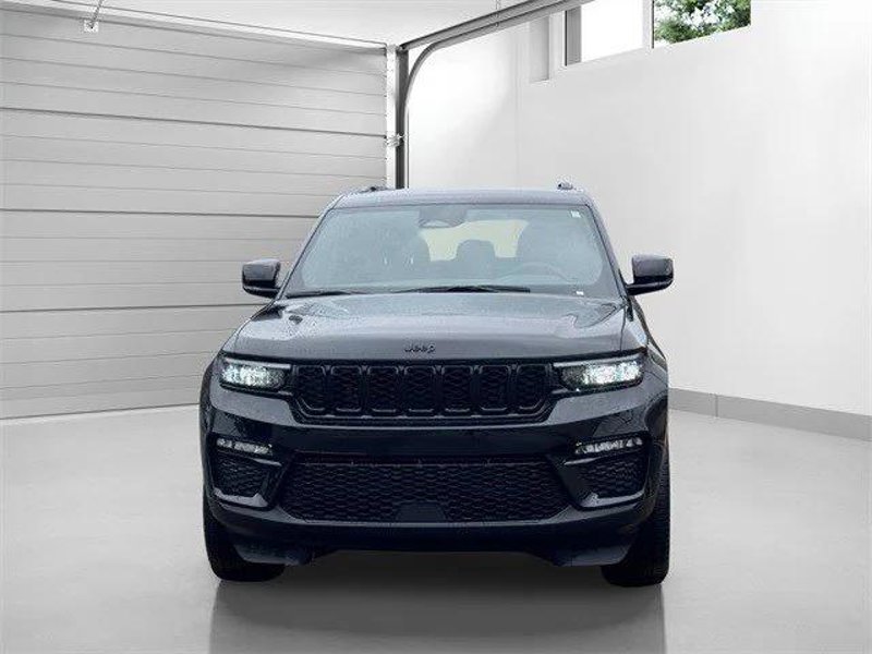 Certified 2024 Jeep Grand Cherokee Limited w/ Black Appearance Package image 1