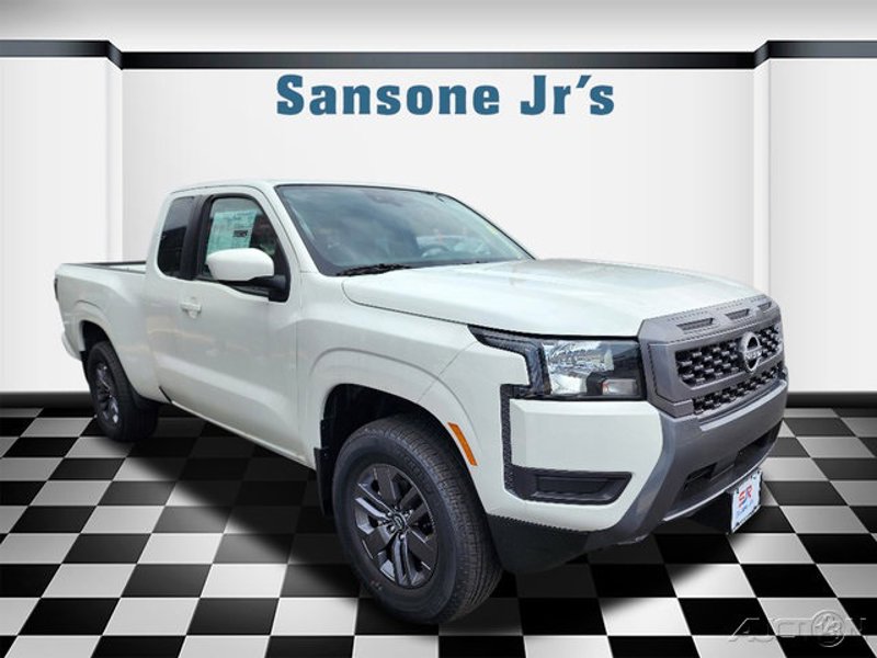 Certified 2025 Nissan Frontier SV image 1