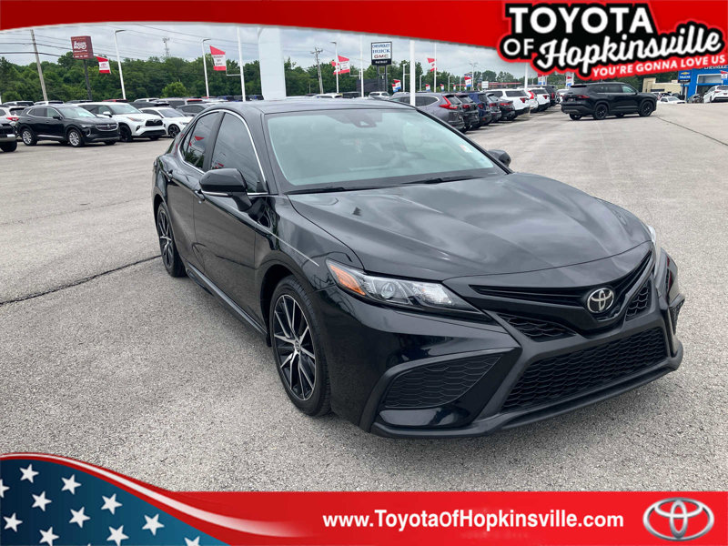 Certified 2022 Toyota Camry SE w/ Convenience Package image 1