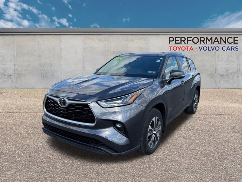 Certified 2023 Toyota Highlander XLE image 1