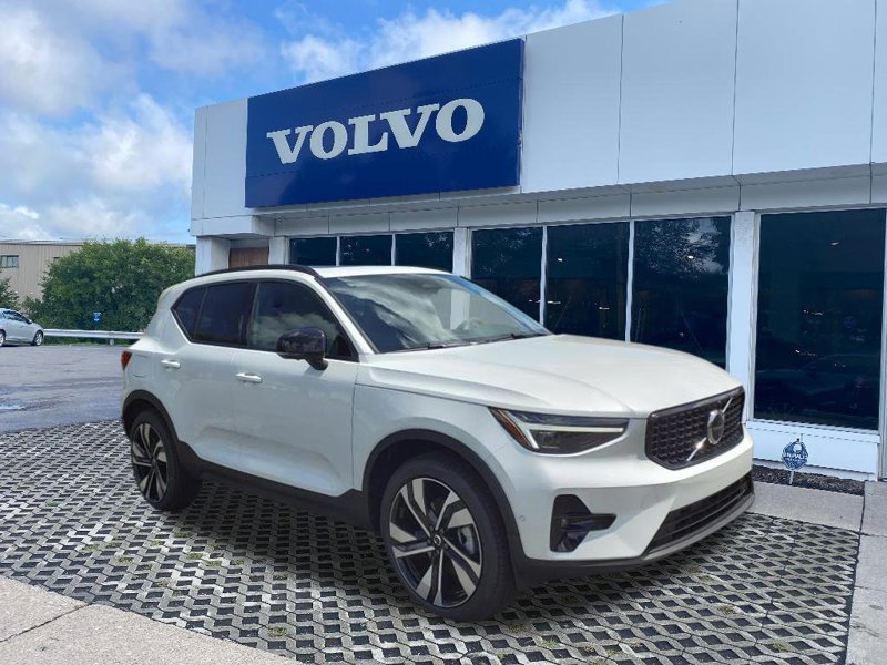 Certified 2025 Volvo XC40 B5 Ultra w/ Protection Package Premier image 1