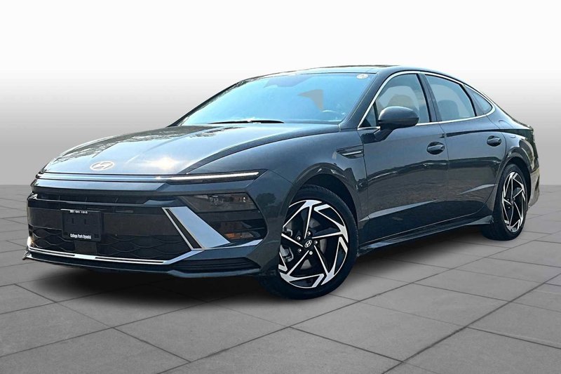 Certified 2024 Hyundai Sonata SEL w/ Convenience Package image 1