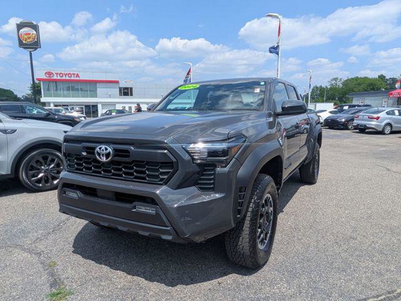 Certified 2024 Toyota Tacoma TRD Off-Road image 1