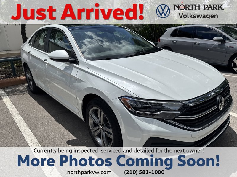 Certified 2024 Volkswagen Jetta SE w/ Panoramic Sunroof Package image 1