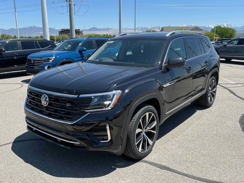 New 2025 Volkswagen Atlas SEL Premium R-Line image 1