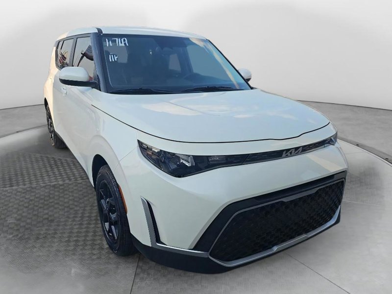 Certified 2024 Kia Soul S image 1