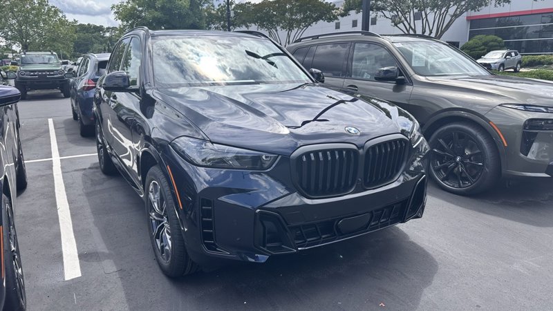 New 2026 BMW X5 xDrive40i w/ M Sport Package image 1