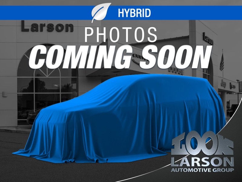 Used 2023 Chrysler Pacifica Limited w/ Uconnect Theater Family Group image 1