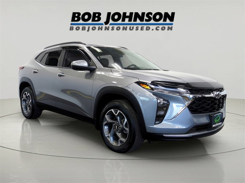 Certified 2024 Chevrolet Trax LT w/ LT Convenience Package image 1