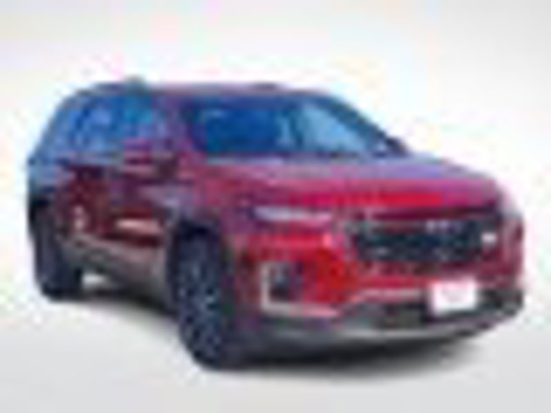 Used 2023 Chevrolet Traverse RS image 1