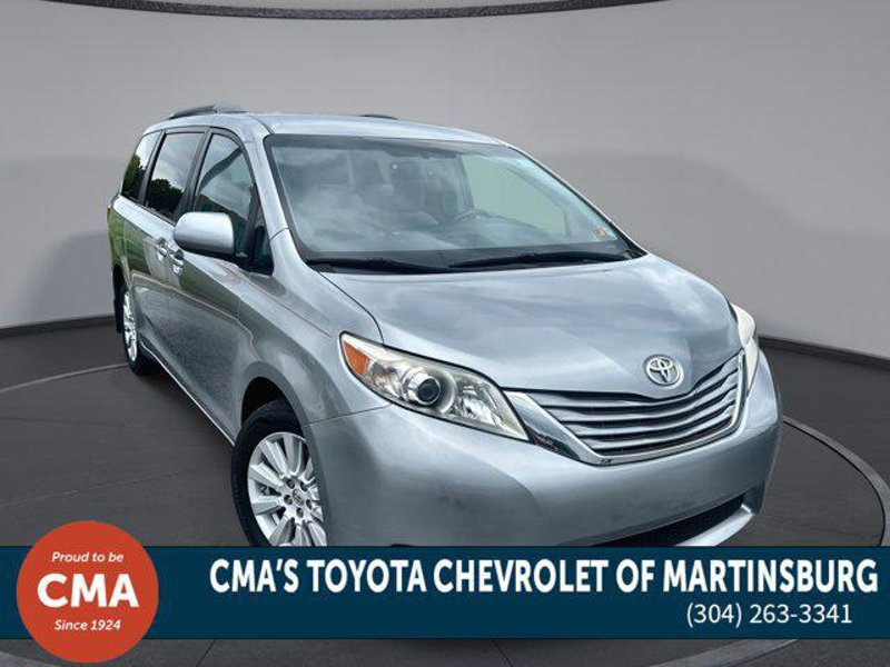 Certified 2017 Toyota Sienna LE image 1