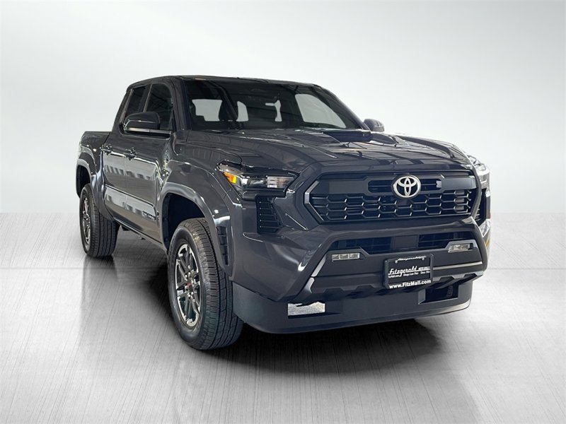 Certified 2025 Toyota Tacoma TRD Sport image 1
