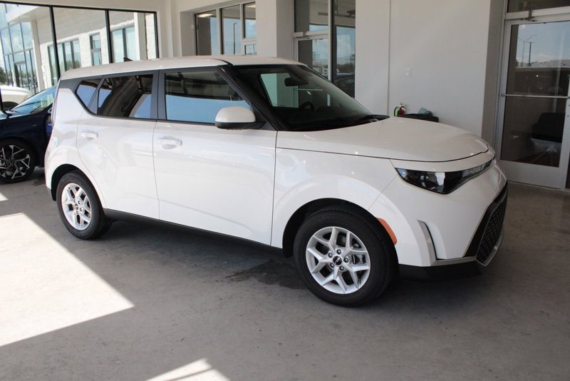 Certified 2024 Kia Soul LX w/ Option Group 015 image 1
