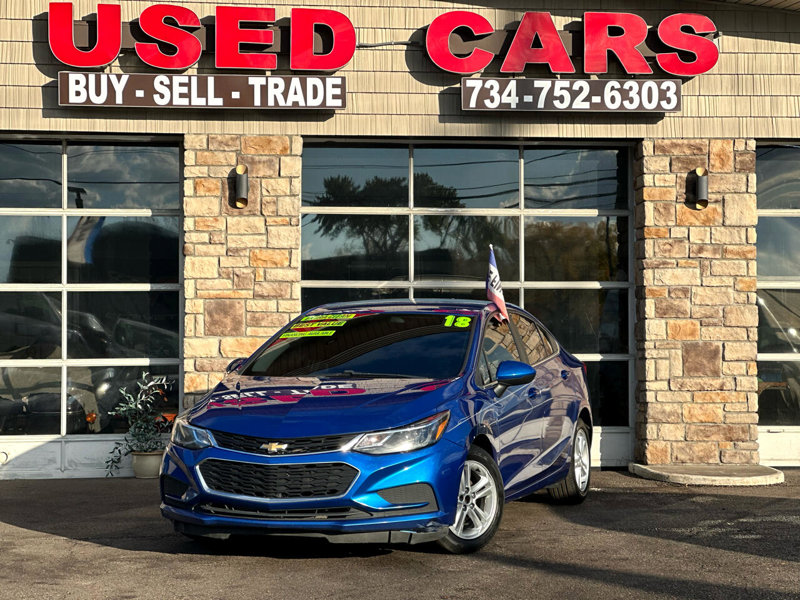 Used 2018 Chevrolet Cruze LT image 1