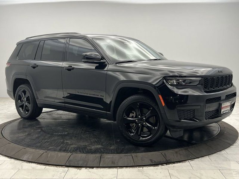 Certified 2022 Jeep Grand Cherokee L Laredo image 1