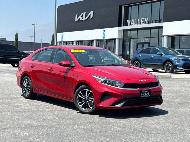 Certified 2024 Kia Forte LXS image 1