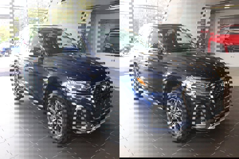 Certified 2025 Audi Q5 2.0T Premium Plus w/ Premium Plus Package image 1