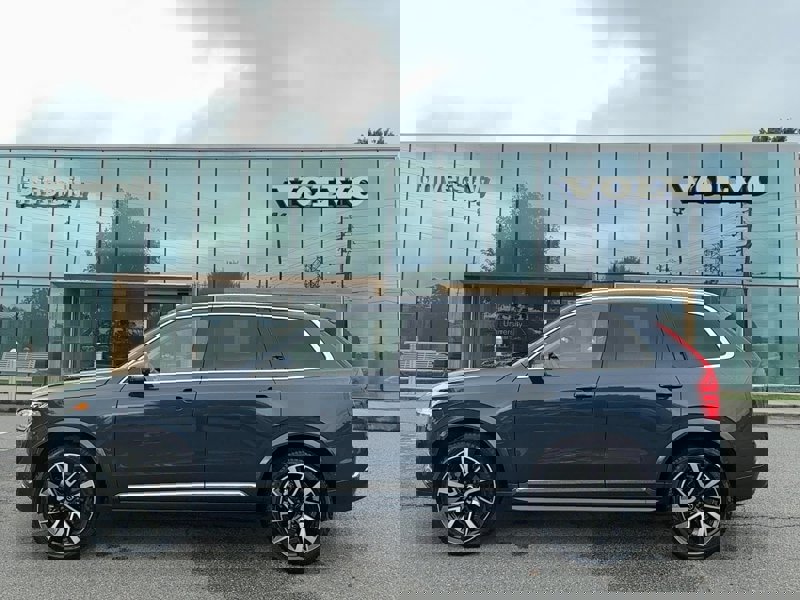 Certified 2024 Volvo XC90 B5 Plus image 1