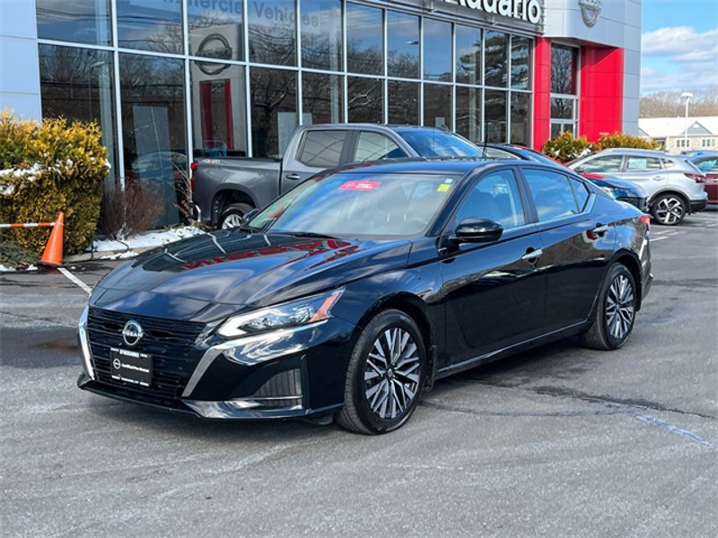 Certified 2023 Nissan Altima 2.5 SV w/ SV Premium Package image 1