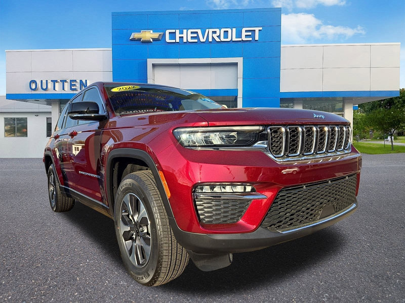 Used 2022 Jeep Grand Cherokee Limited image 1