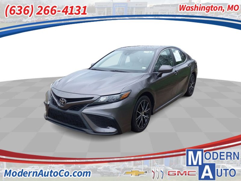 Used 2021 Toyota Camry SE image 1