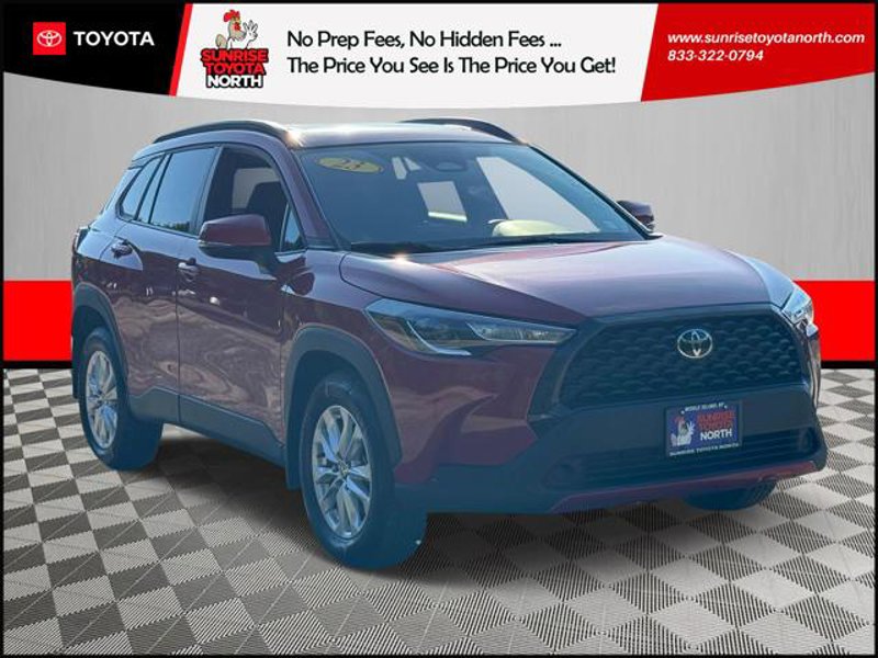Certified 2023 Toyota Corolla Cross LE image 1