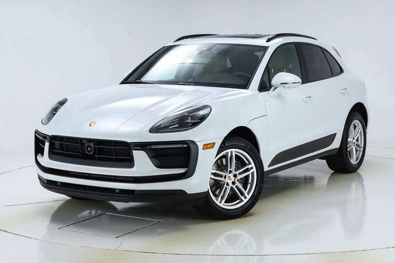 Certified 2022 Porsche Macan image 1